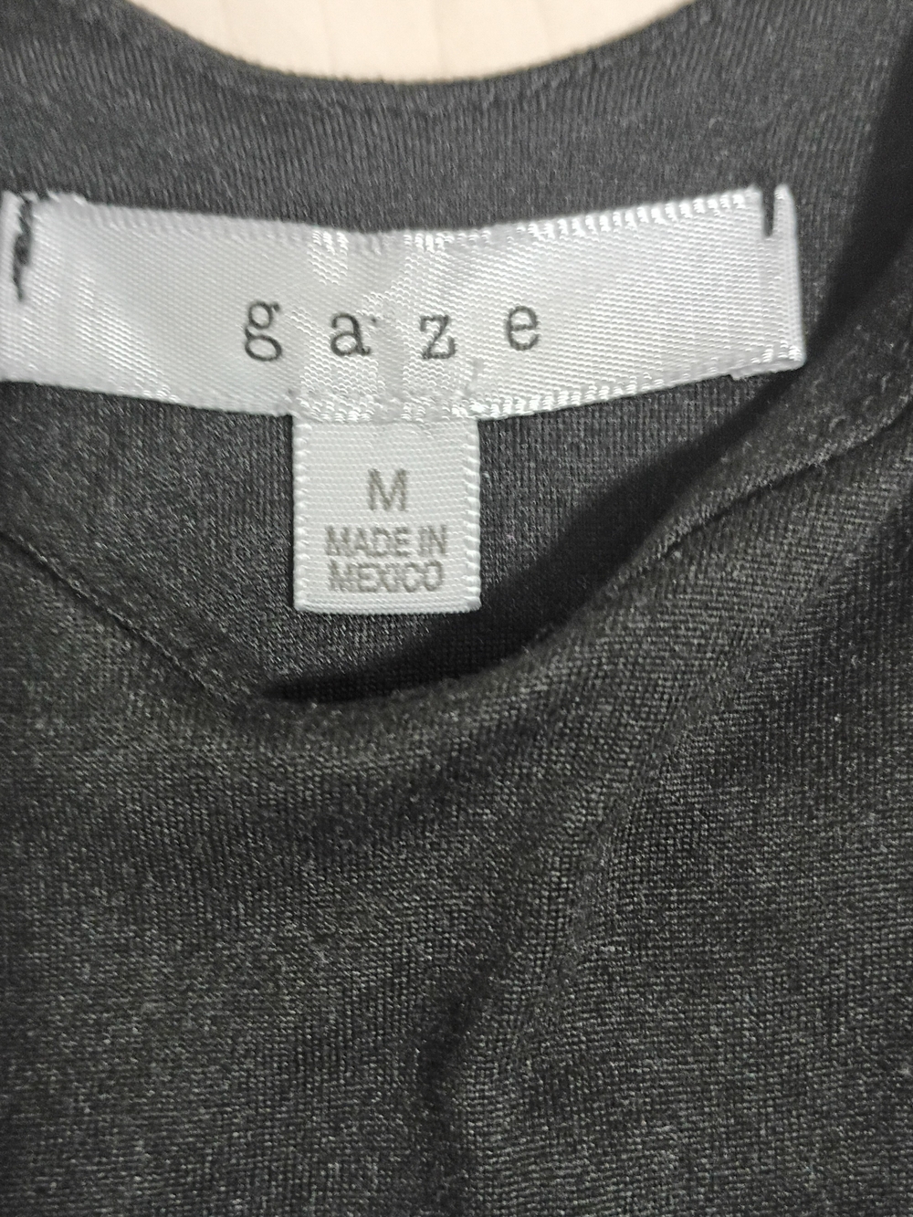 gaze Black Spaghetti Strap Crop Cami - Picture 4 of 5